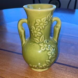 Vintage Shawnee ceramic mini daisy vase 875 5” chartreuse